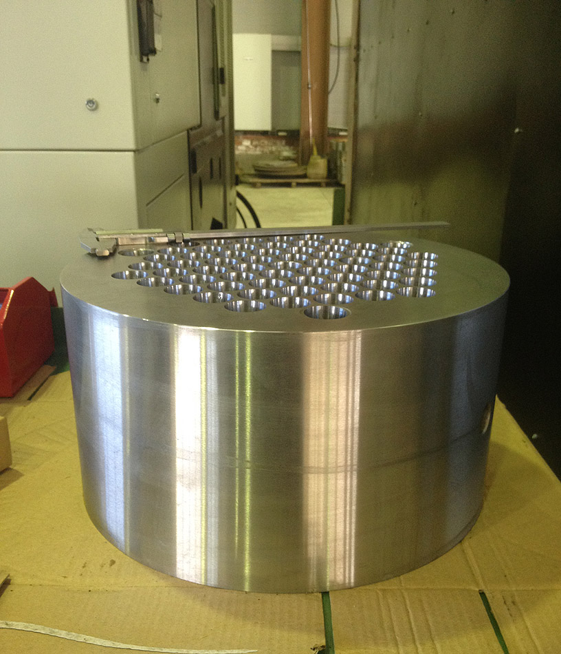          Agma AM-1000
